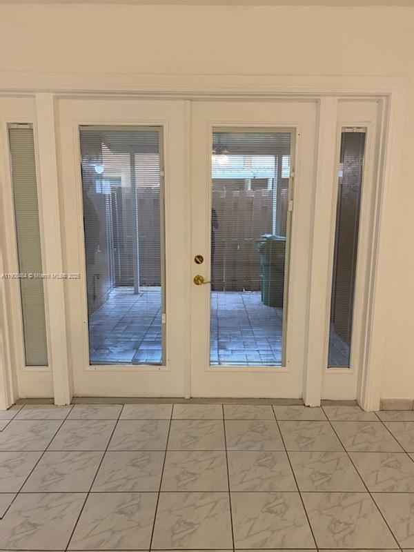 VILLA REAL CONDO NO 4 - Residential Lease