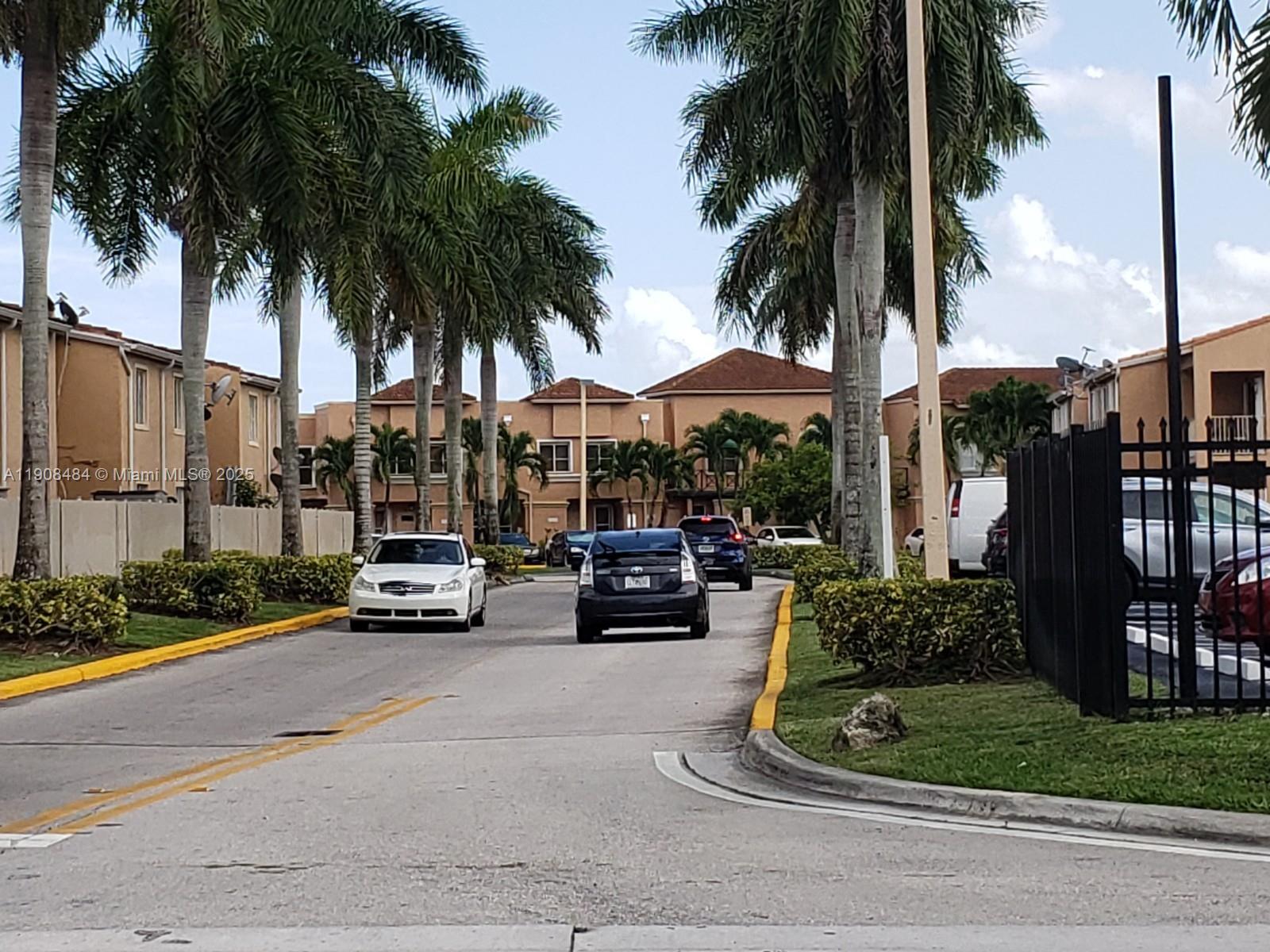 VILLA REAL CONDO NO 4 - Residential Lease