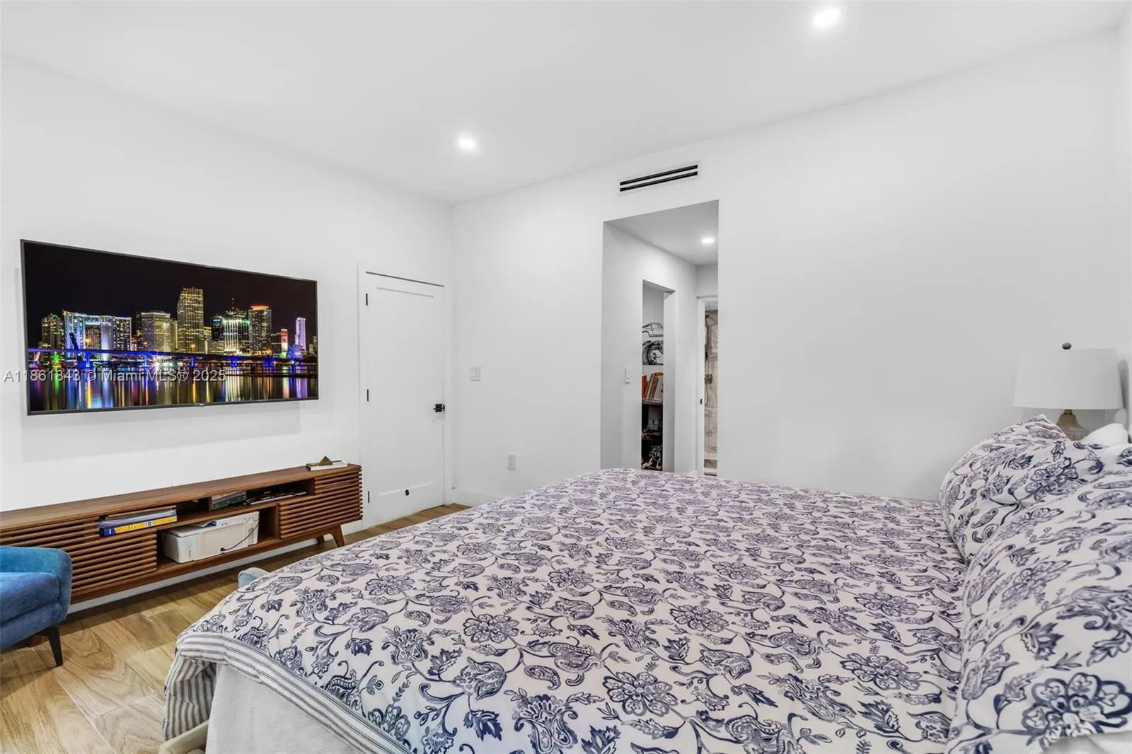 Key Biscayne, Florida 33149, United States, 5 Bedrooms Bedrooms, ,5 BathroomsBathrooms,Residential,Active,197390