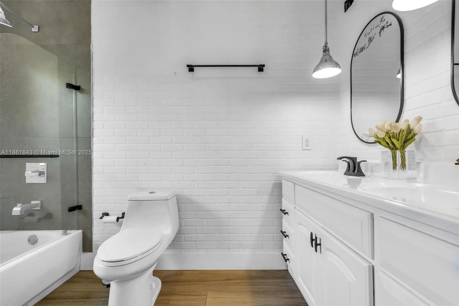 Key Biscayne, Florida 33149, United States, 5 Bedrooms Bedrooms, ,5 BathroomsBathrooms,Residential,Active,197390