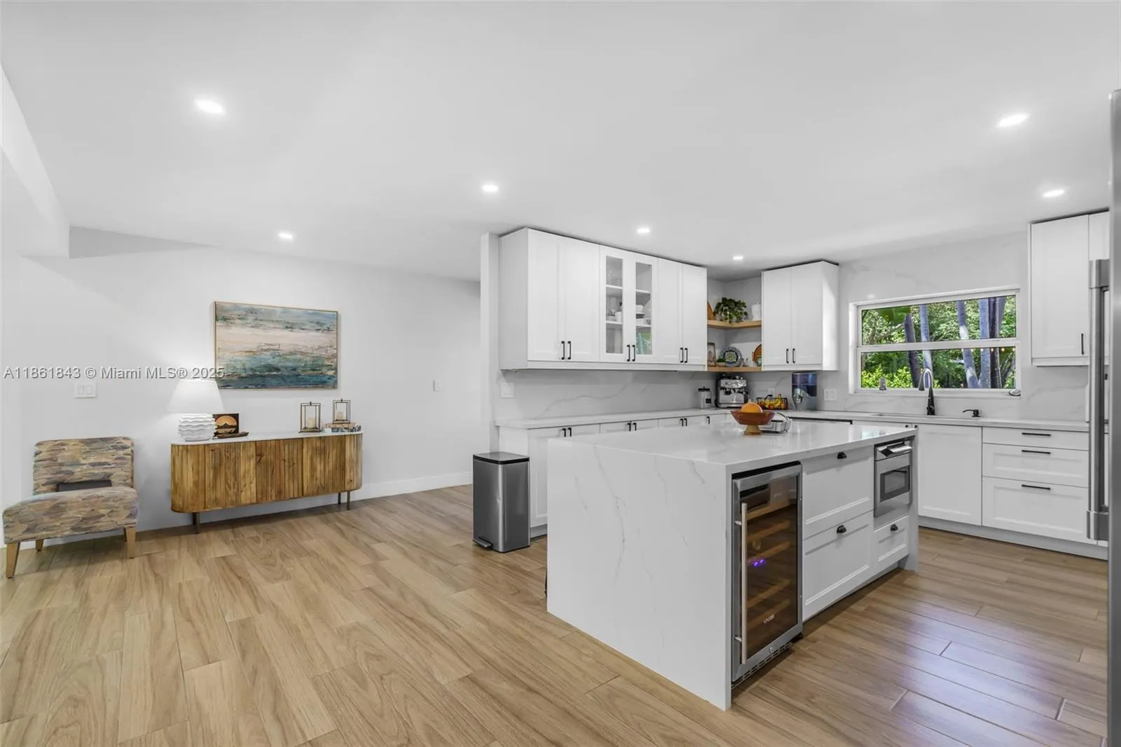 Key Biscayne, Florida 33149, United States, 5 Bedrooms Bedrooms, ,5 BathroomsBathrooms,Residential,Active,197390