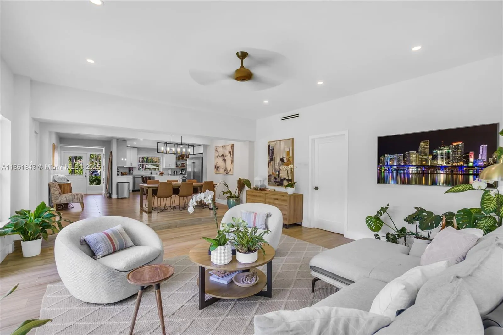 Key Biscayne, Florida 33149, United States, 5 Bedrooms Bedrooms, ,5 BathroomsBathrooms,Residential,Active,197390