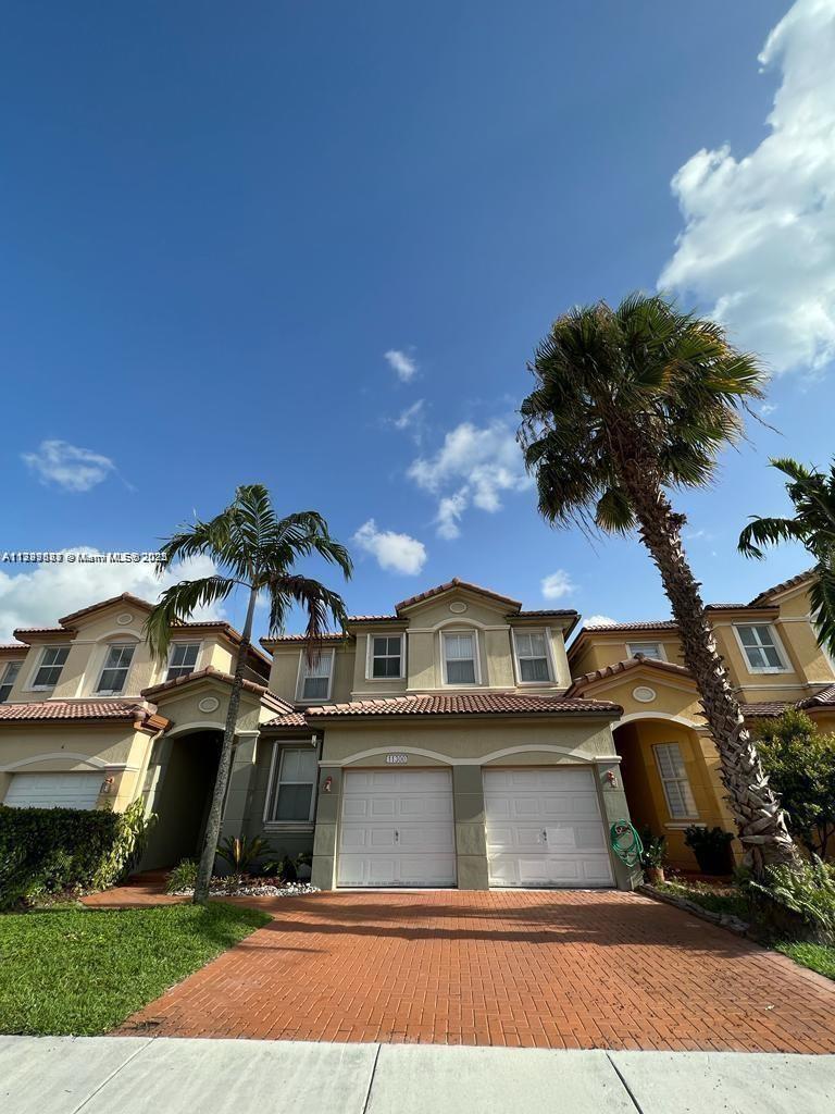 11300 Nw 74th Ter 11300, Doral, Miami-Dade County, Florida - 4 Bedrooms  
3 Bathrooms - 