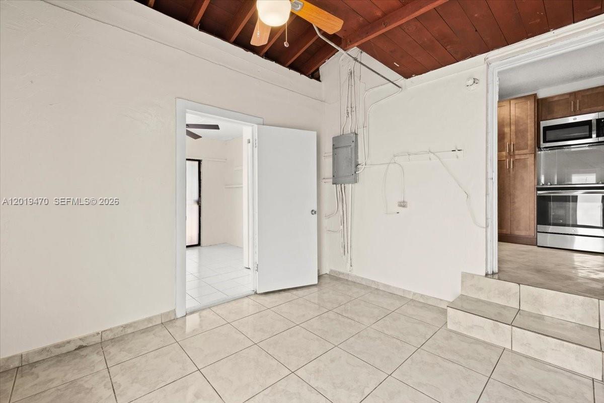 NEW MIAMI SHORES ESTATES - Residential