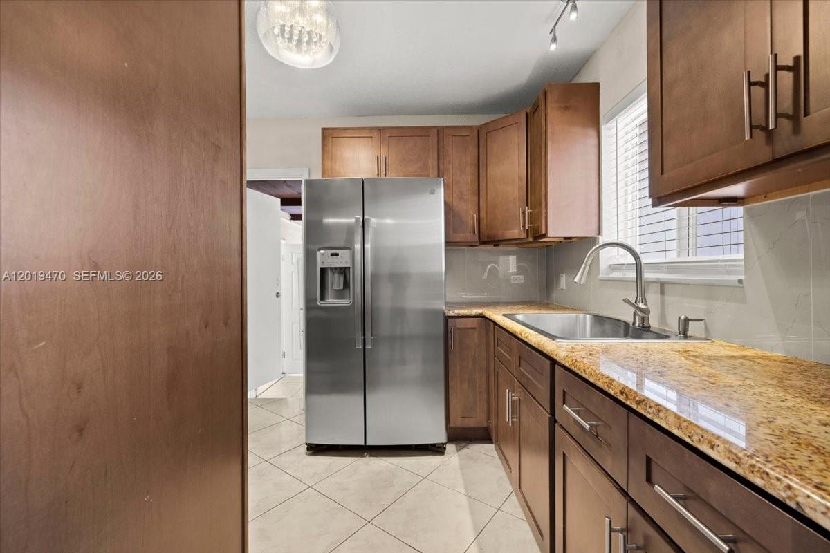 View photos, virtual tours, details... 305 NW 111th St