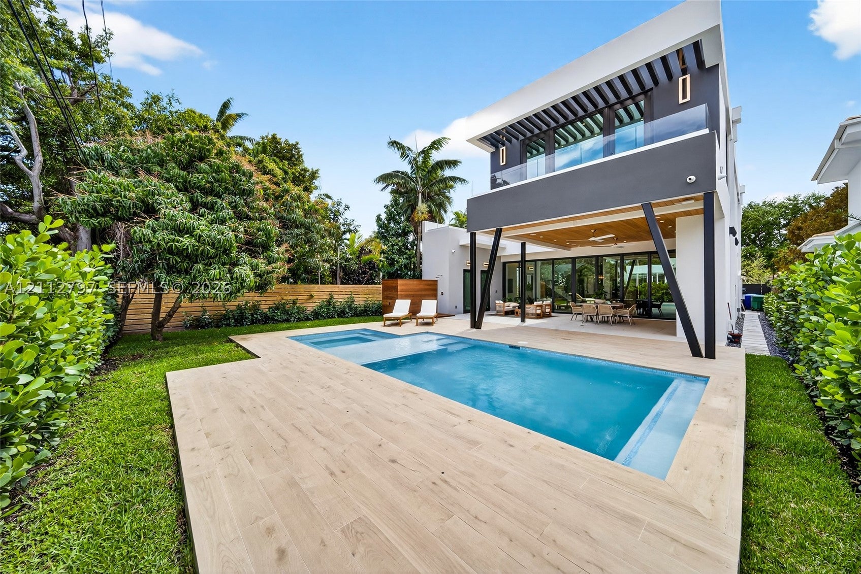 609 SW 24th Rd