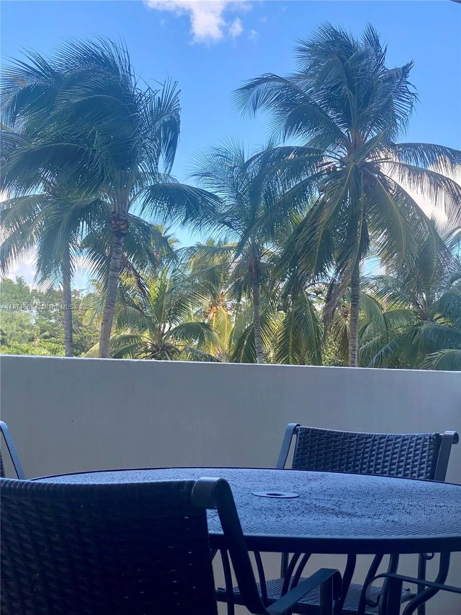 Key Biscayne, Florida 33149, United States, 2 Bedrooms Bedrooms, ,2 BathroomsBathrooms,Residential,Active,206939