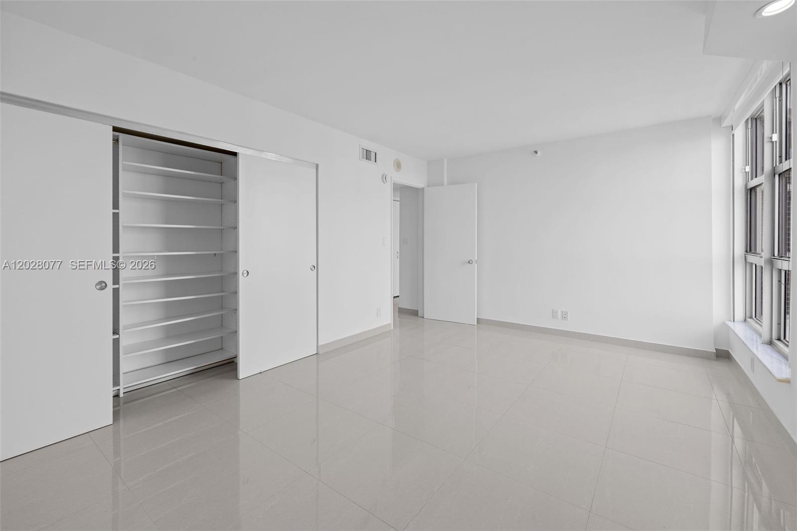 MYSTIC POINTE CONDO NO TW - Residential