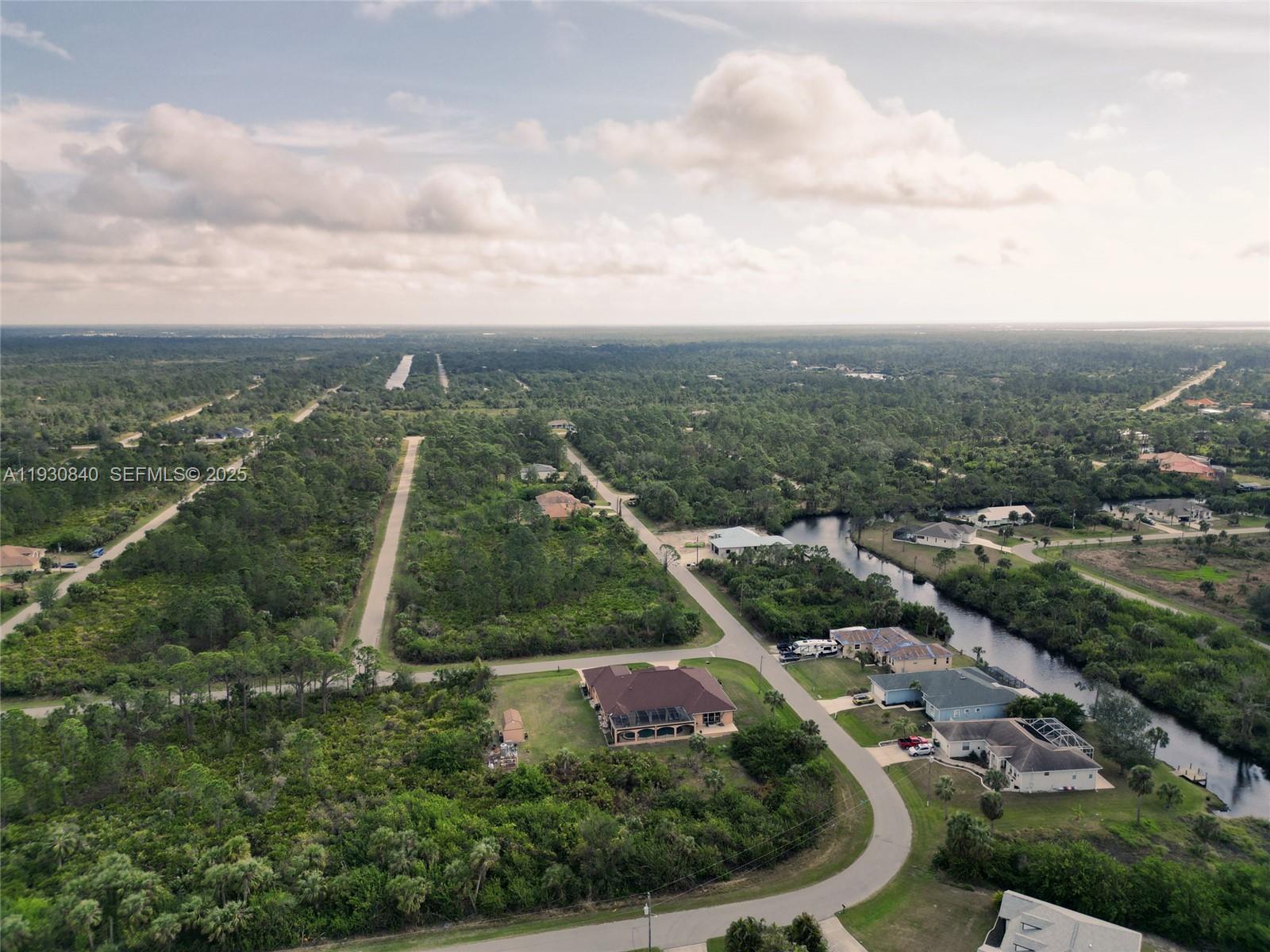 PORT CHARLOTTE - Land