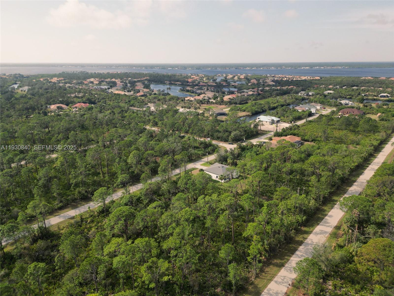 PORT CHARLOTTE - Land