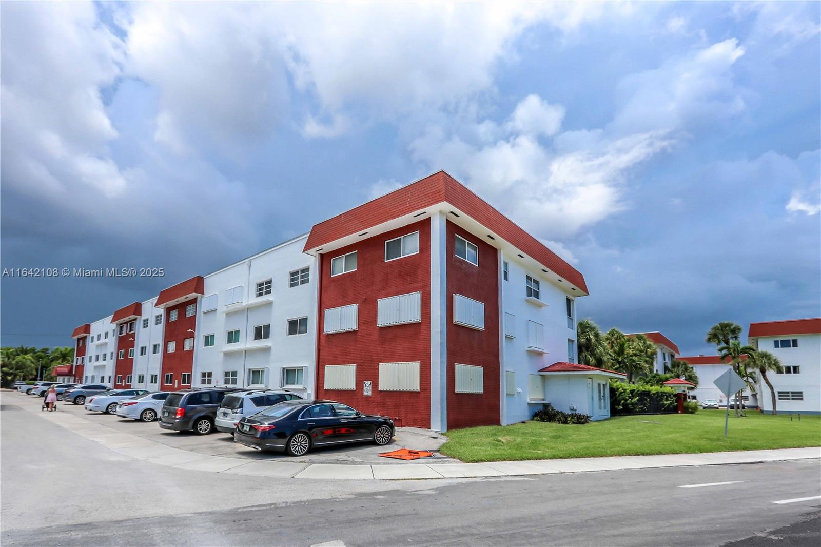 CASA PARADISO CO-OP - Residential