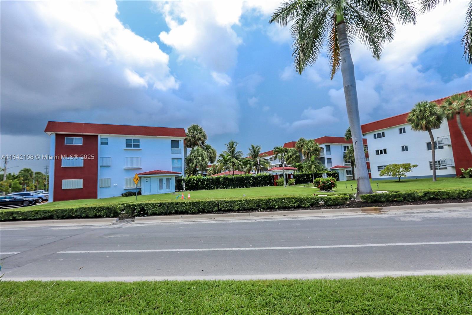 CASA PARADISO CO-OP - Residential