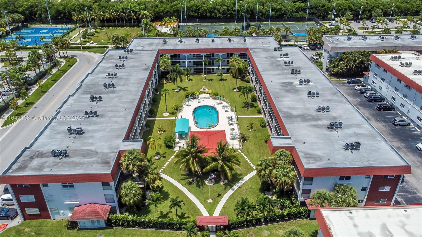 CASA PARADISO CO-OP - Residential