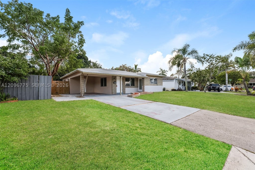 Photo of 4810 NE 8th Ave, Oakland Park, FL 33334 (MLS # A12096775)