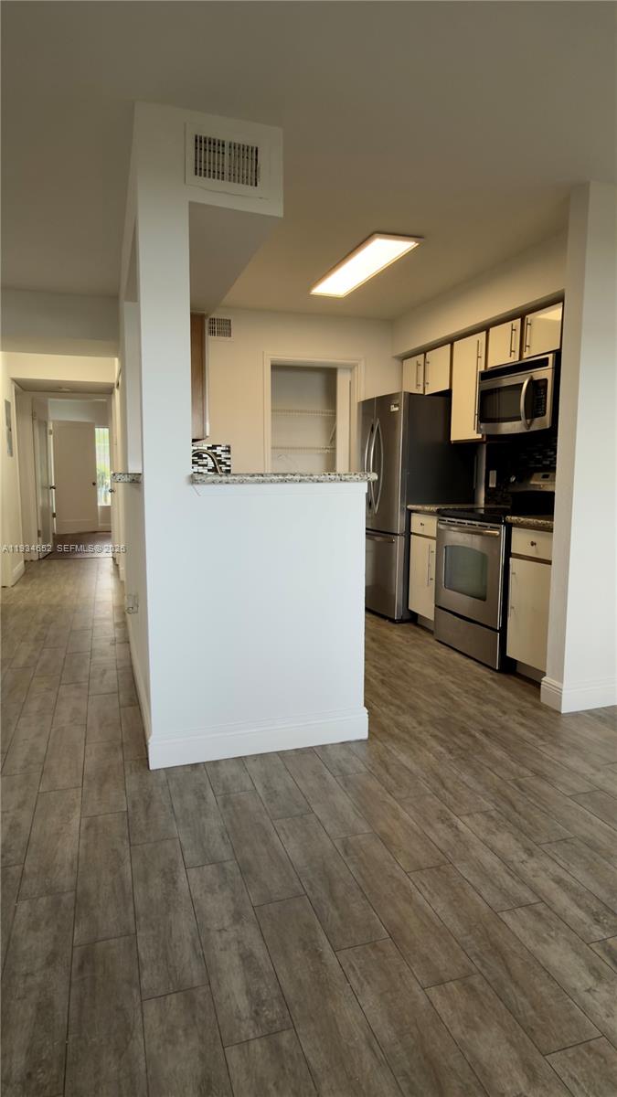 SAILBOAT POINTE CONDO - Residential