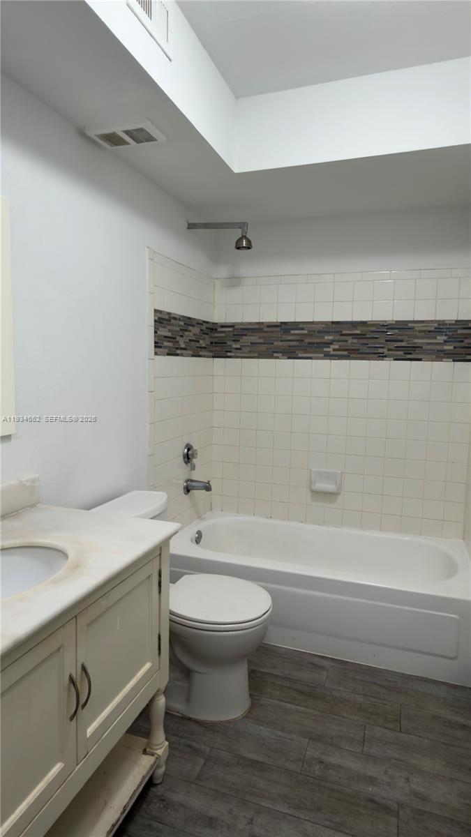 SAILBOAT POINTE CONDO - Residential