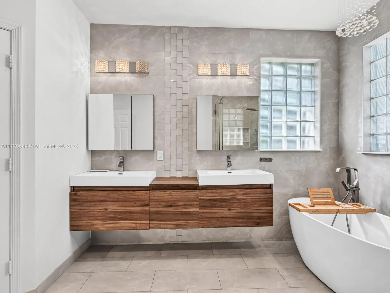 Weston, Florida 33327, United States, 4 Bedrooms Bedrooms, ,3 BathroomsBathrooms,Residential,Active,97308