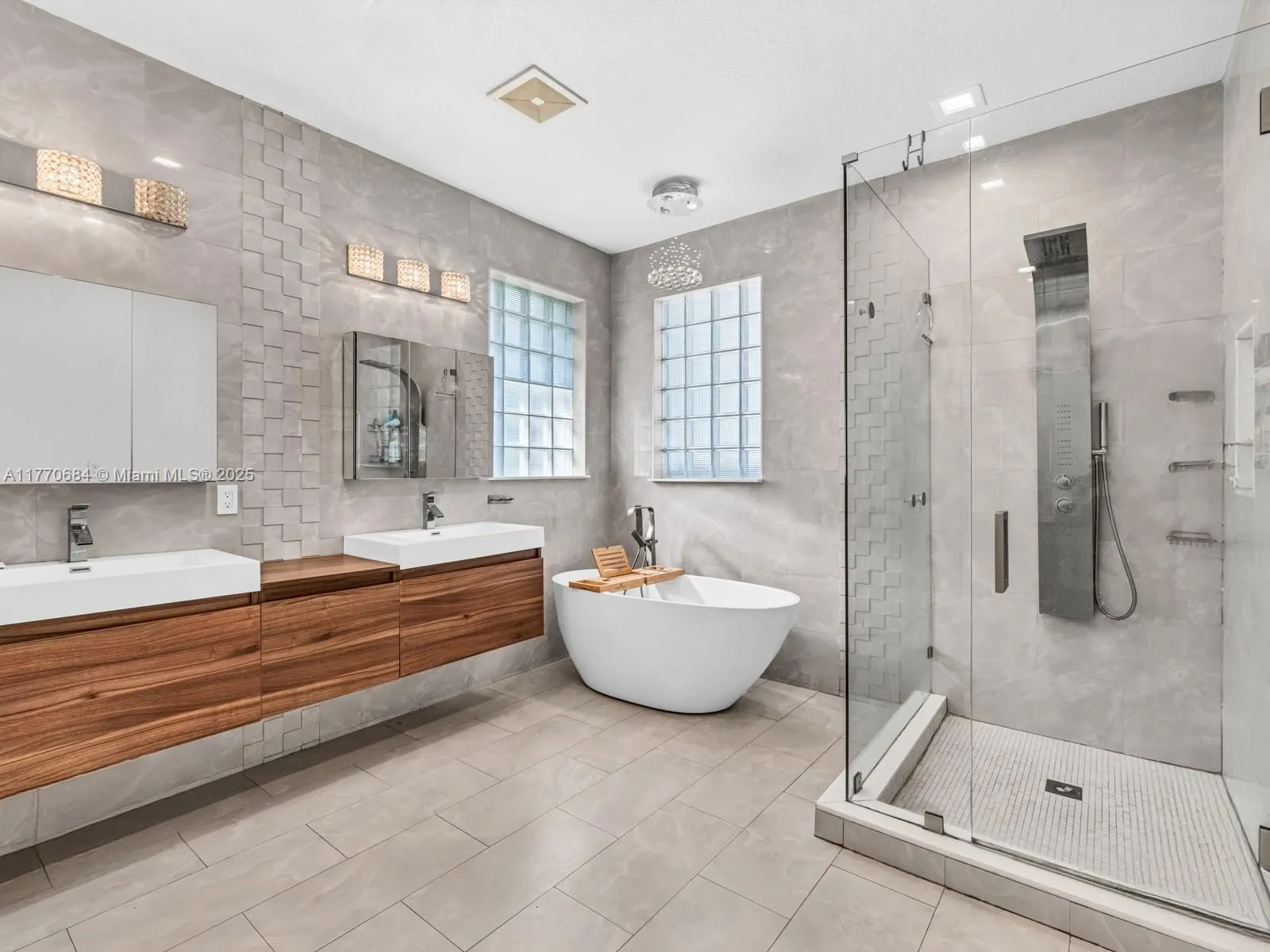 Weston, Florida 33327, United States, 4 Bedrooms Bedrooms, ,3 BathroomsBathrooms,Residential,Active,97308