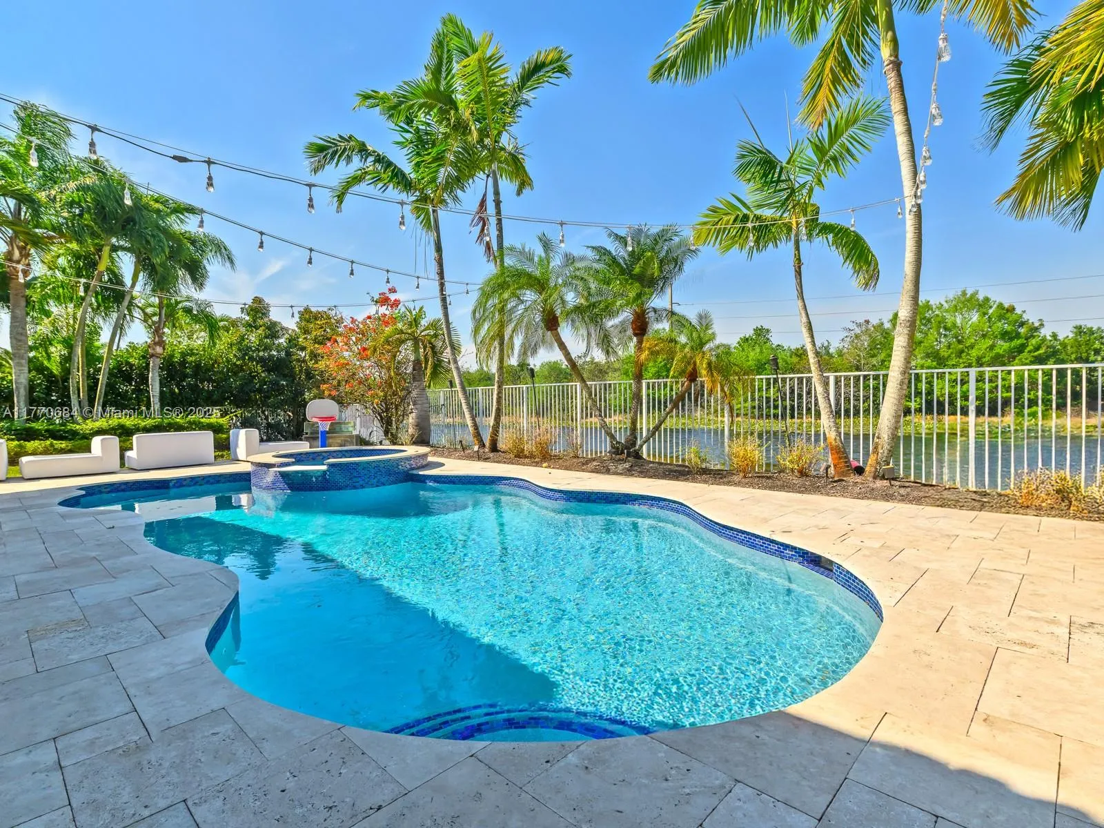 Weston, Florida 33327, United States, 4 Bedrooms Bedrooms, ,3 BathroomsBathrooms,Residential,Active,97308