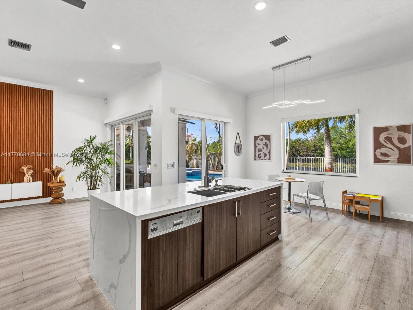 Weston, Florida 33327, United States, 4 Bedrooms Bedrooms, ,3 BathroomsBathrooms,Residential,Active,97308