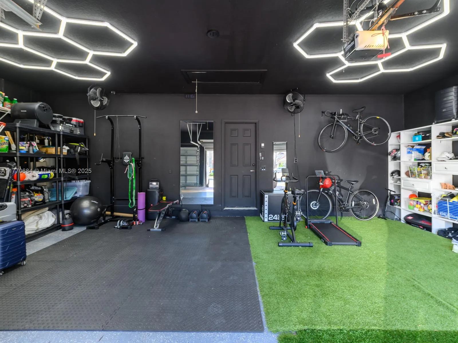 Weston, Florida 33327, United States, 4 Bedrooms Bedrooms, ,3 BathroomsBathrooms,Residential,Active,97308