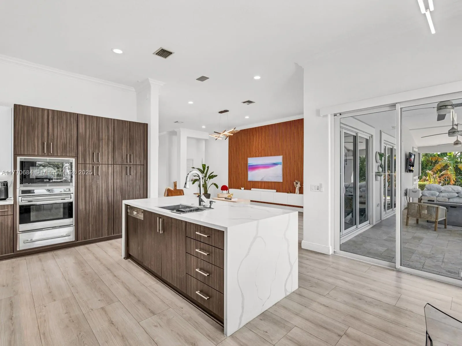 Weston, Florida 33327, United States, 4 Bedrooms Bedrooms, ,3 BathroomsBathrooms,Residential,Active,97308