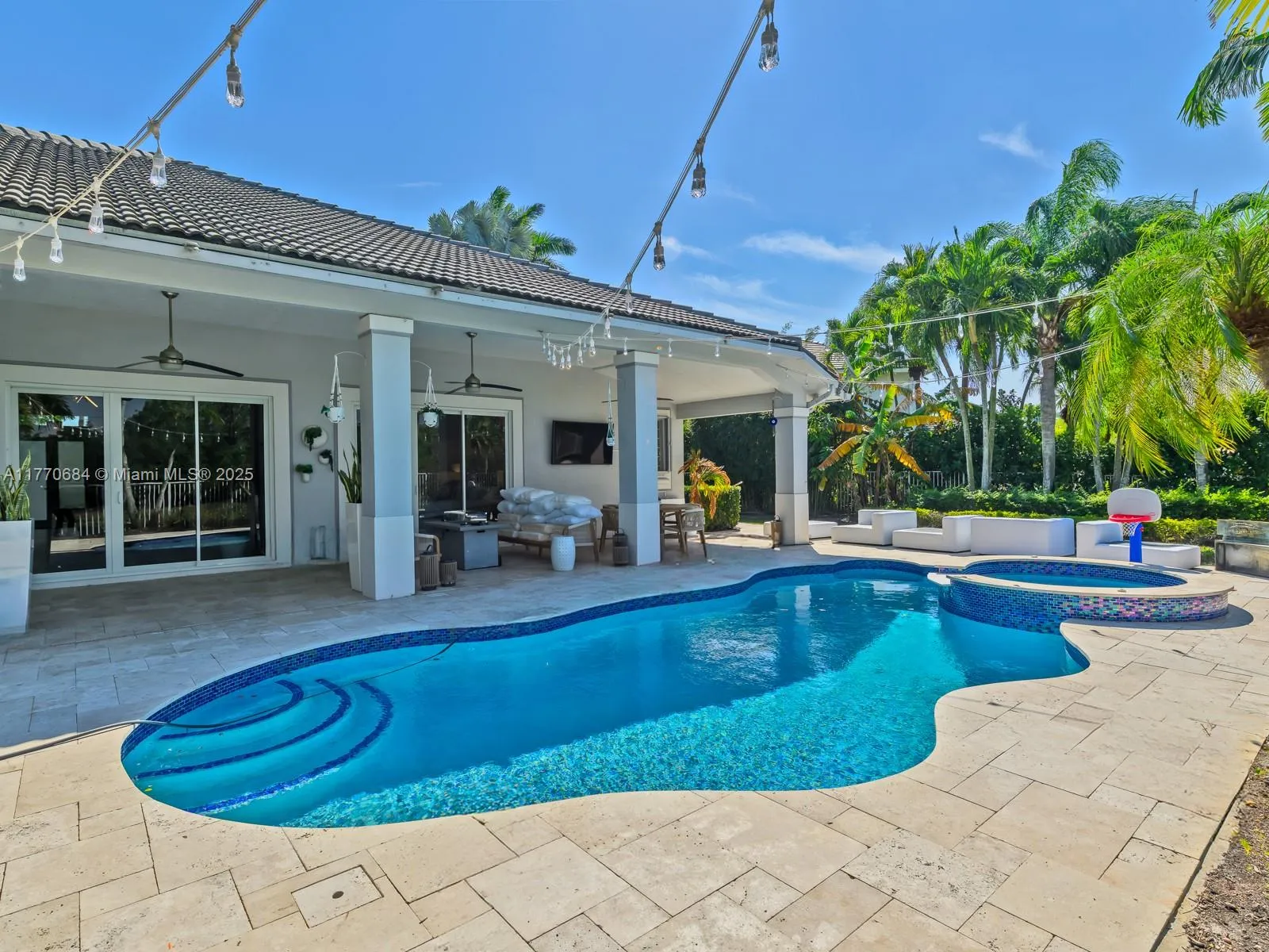 Weston, Florida 33327, United States, 4 Bedrooms Bedrooms, ,3 BathroomsBathrooms,Residential,Active,97308