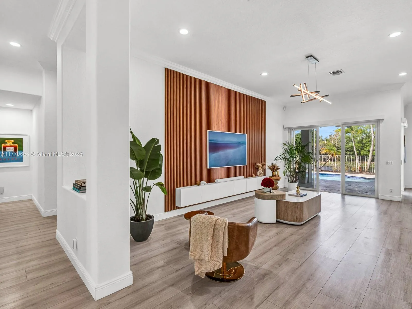 Weston, Florida 33327, United States, 4 Bedrooms Bedrooms, ,3 BathroomsBathrooms,Residential,Active,97308