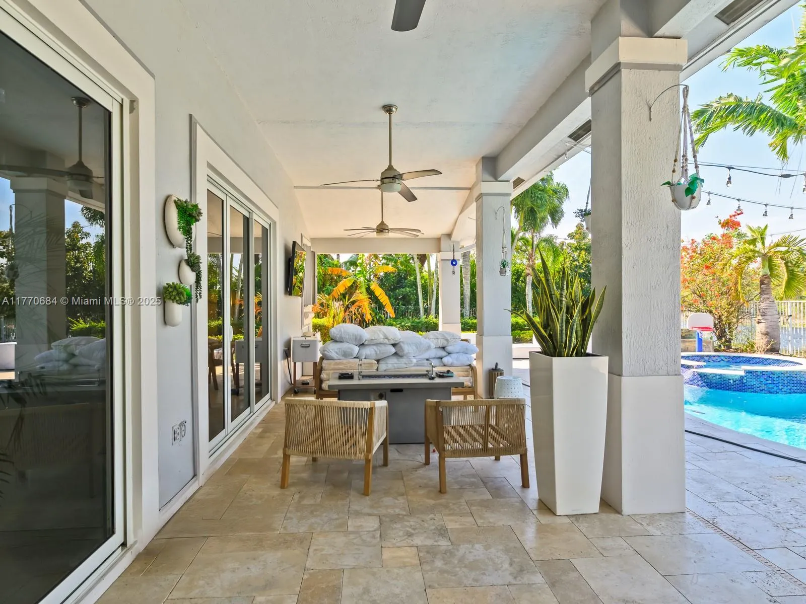 Weston, Florida 33327, United States, 4 Bedrooms Bedrooms, ,3 BathroomsBathrooms,Residential,Active,97308