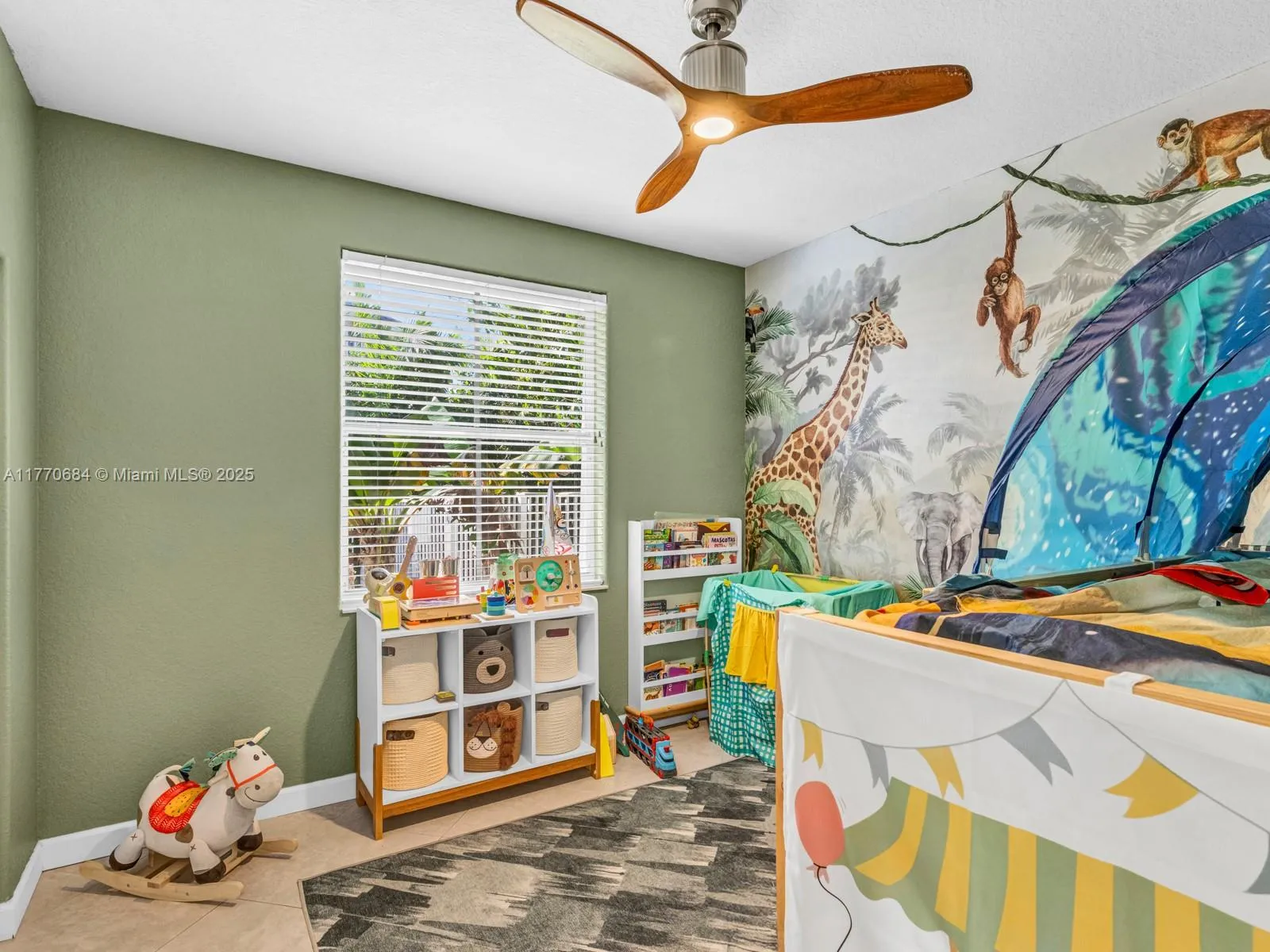 Weston, Florida 33327, United States, 4 Bedrooms Bedrooms, ,3 BathroomsBathrooms,Residential,Active,97308