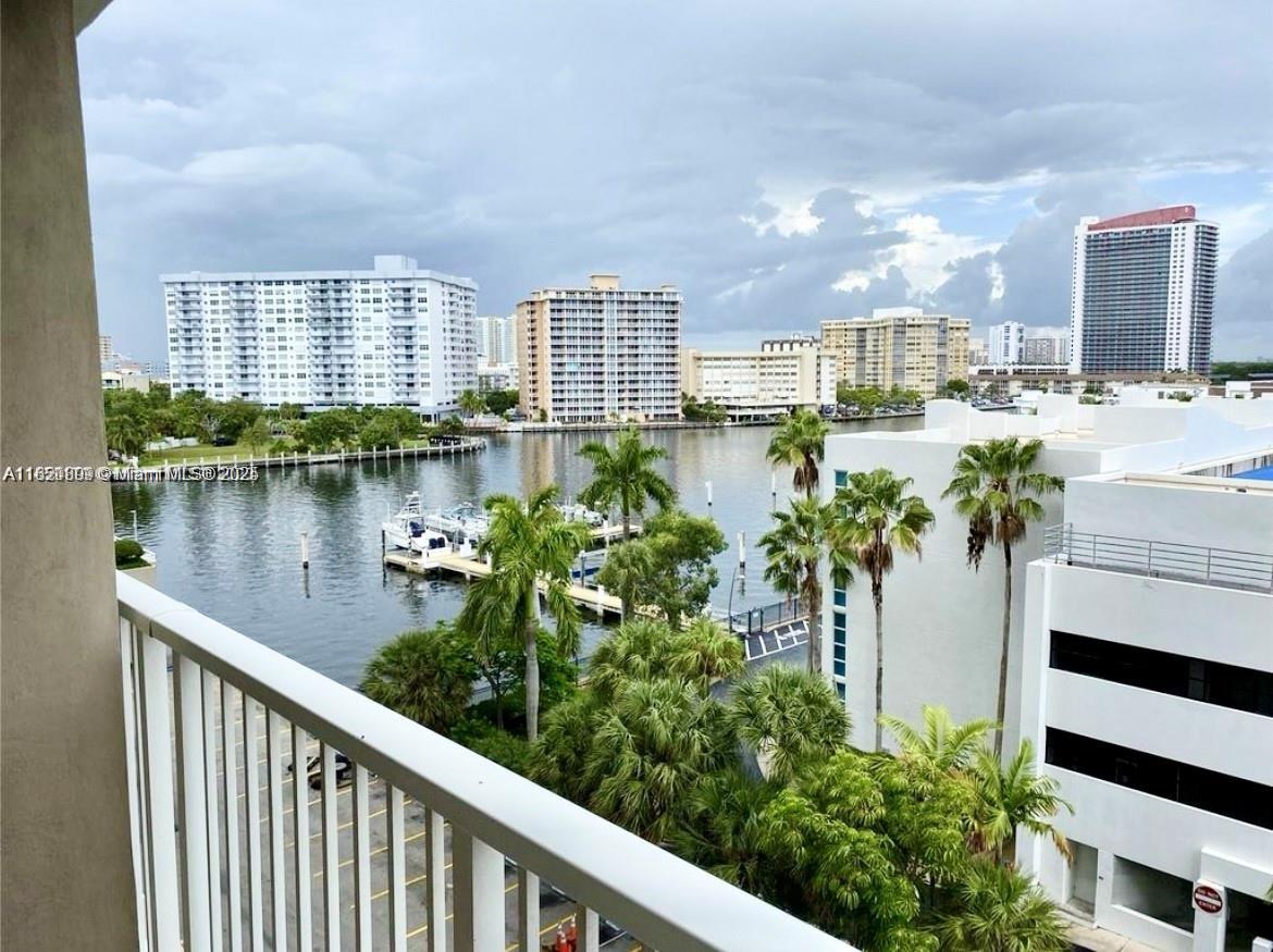 1965 S Ocean Drive 5B, Hallandale Beach, Broward County, Florida - 1 Bedrooms  
1 Bathrooms - 