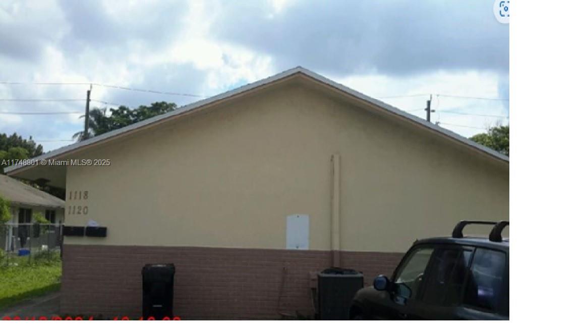 Rental Property at 1120 Nw 8 Ave 1120, Fort Lauderdale, Broward County, Florida - Bedrooms: 3 
Bathrooms: 2  - $2,600 MO.