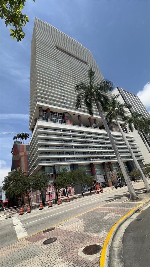 50 Biscayne Blvd 812 Miami FL 33132