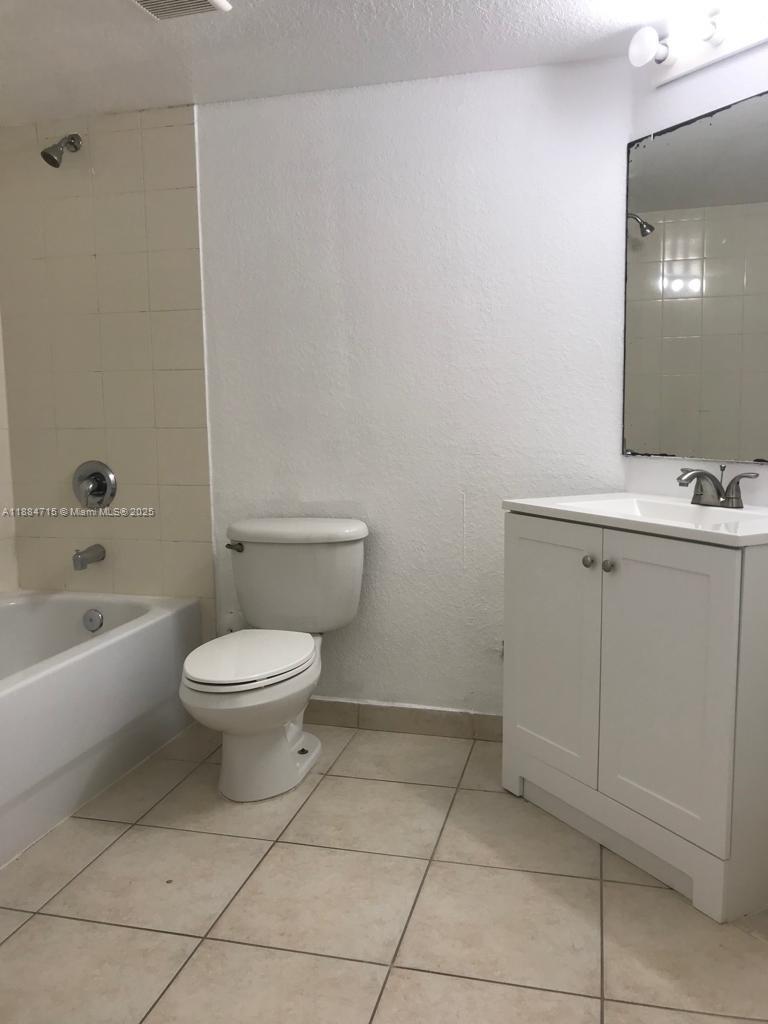 THE OAKS IN NORTH MIAMI C - Residential Lease