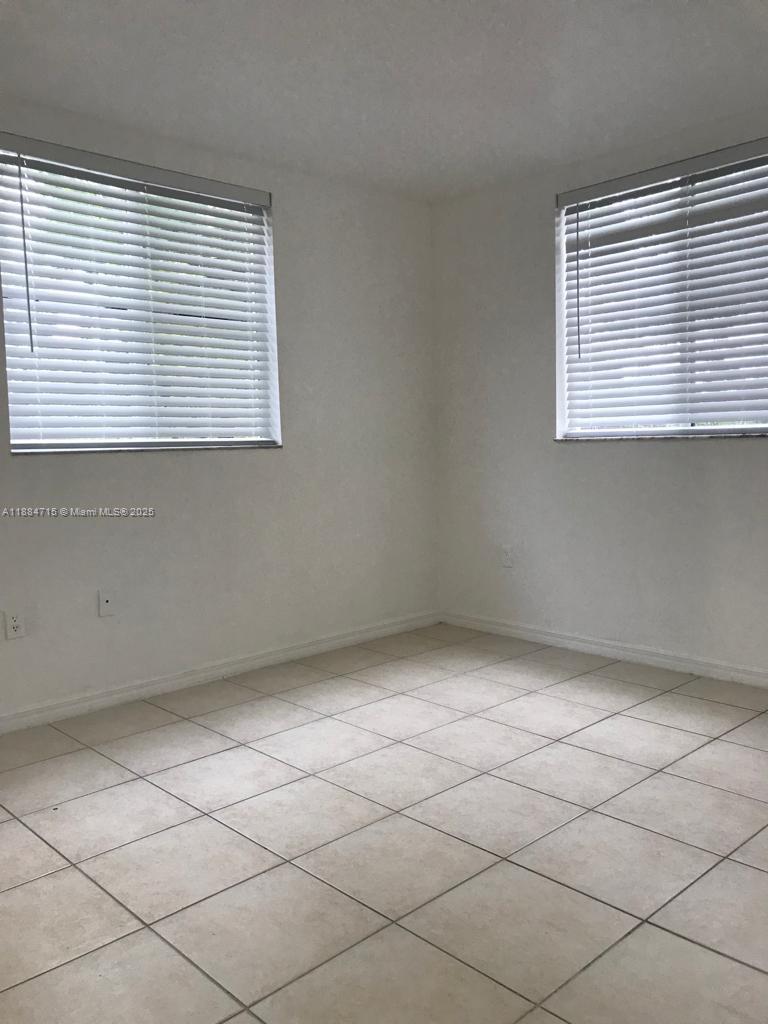 THE OAKS IN NORTH MIAMI C - Residential Lease