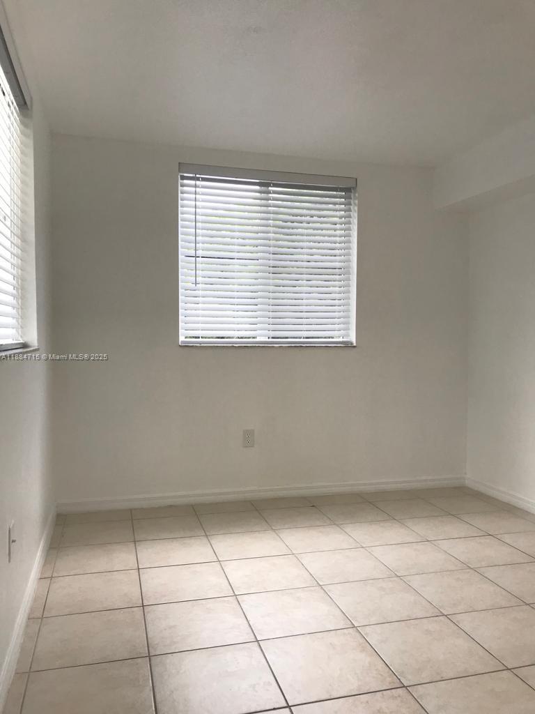 THE OAKS IN NORTH MIAMI C - Residential Lease