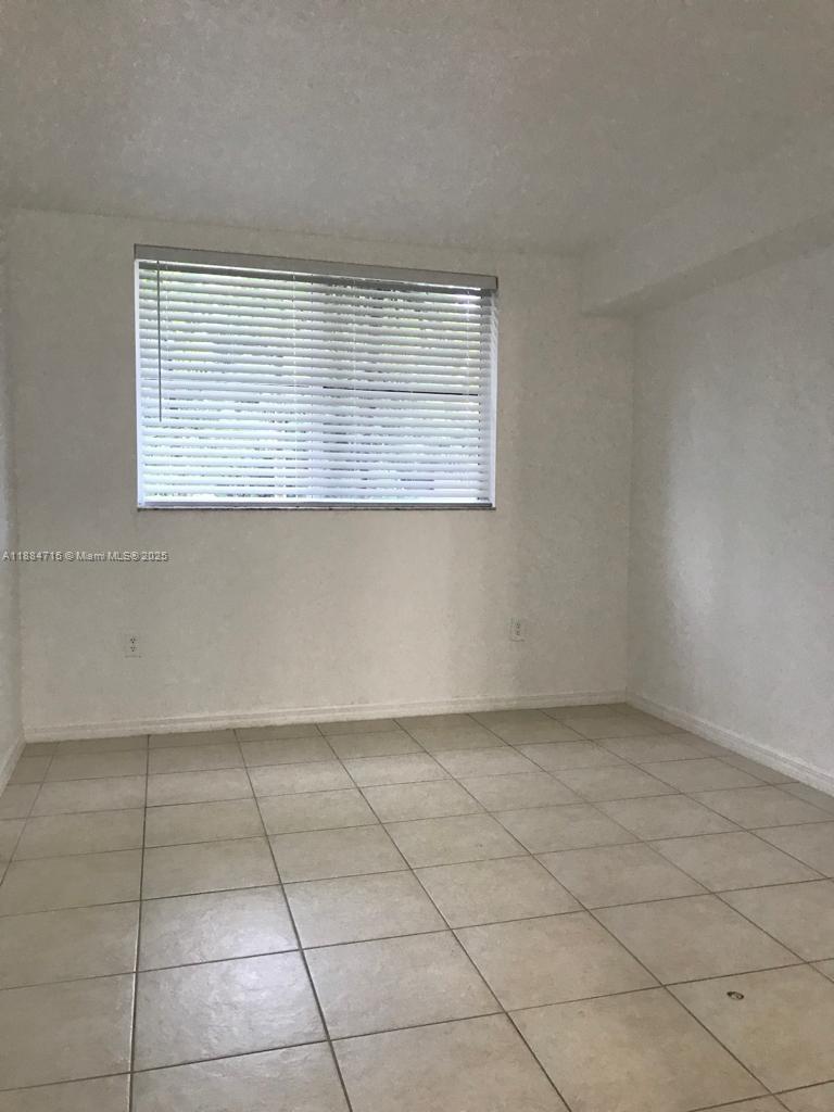 THE OAKS IN NORTH MIAMI C - Residential Lease