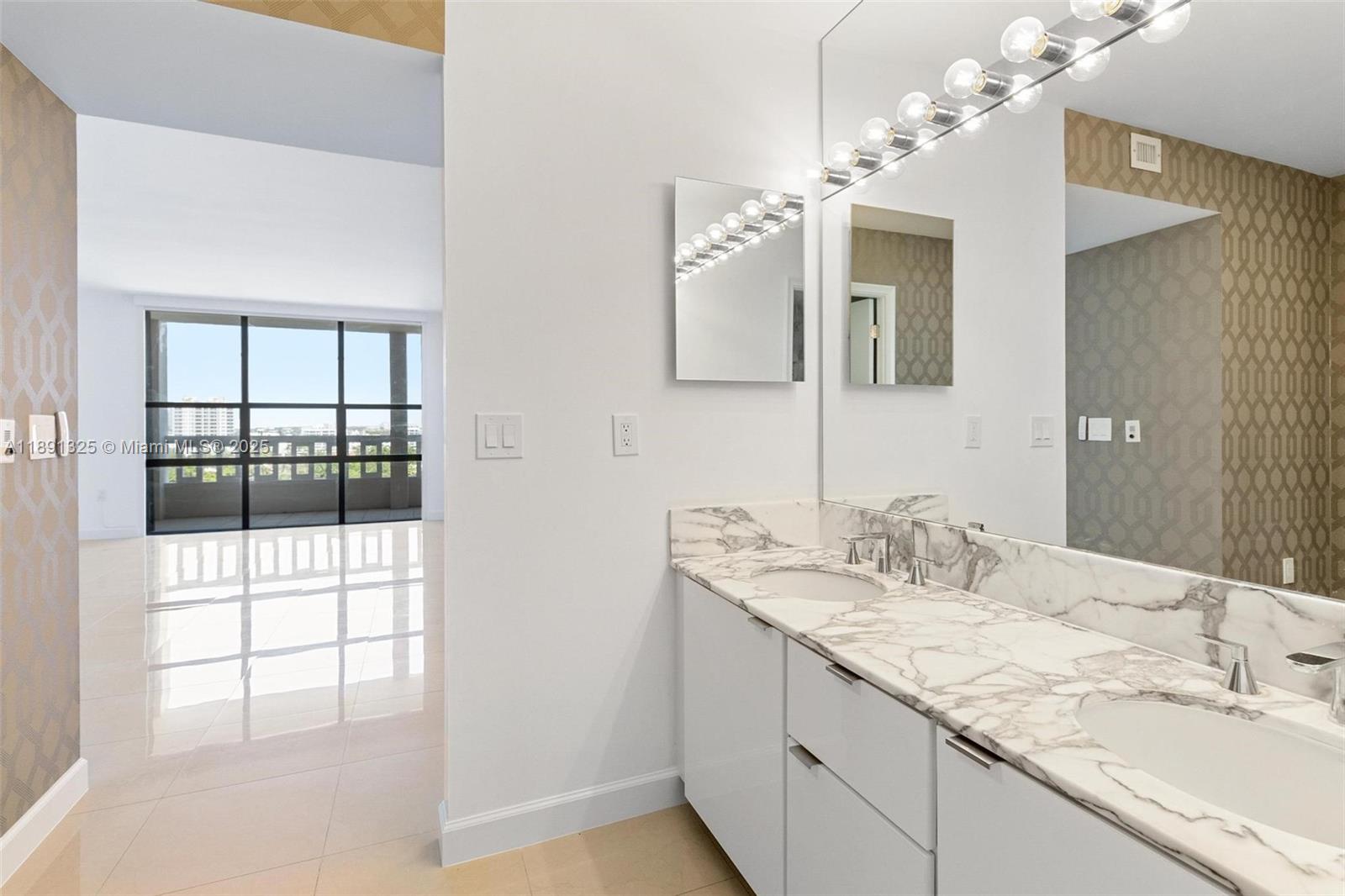 BALMORAL CONDO - Residential Lease