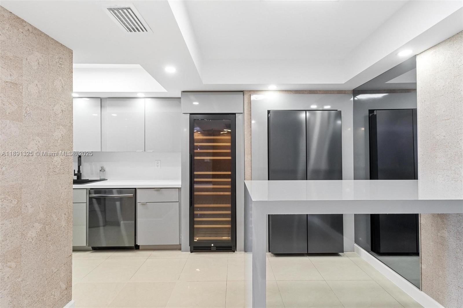 BALMORAL CONDO - Residential Lease