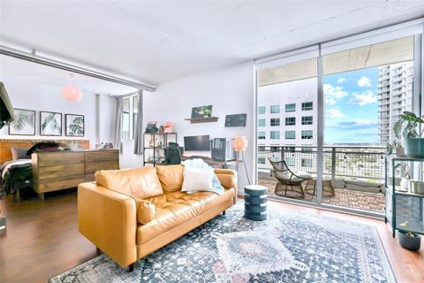 690 SW 1st Ct 2730 Miami FL 33130