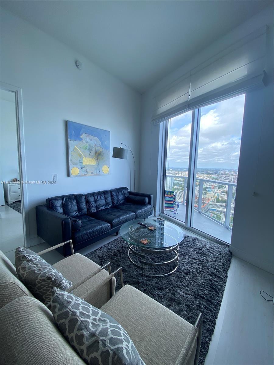 185 SW 7 ST 4405