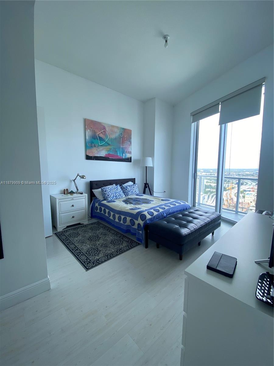 185 SW 7 ST 4405