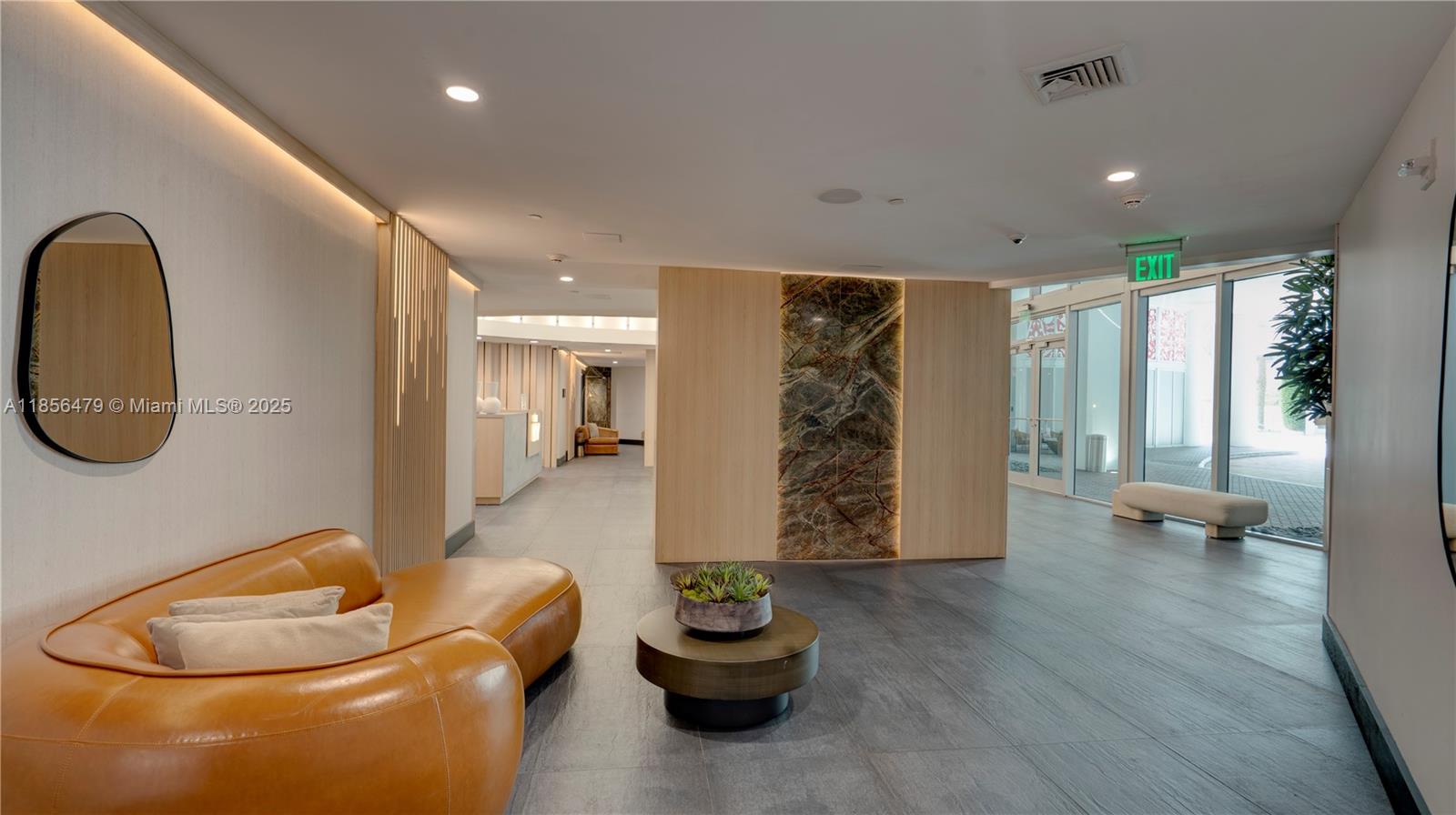 IVY CONDO - Residential