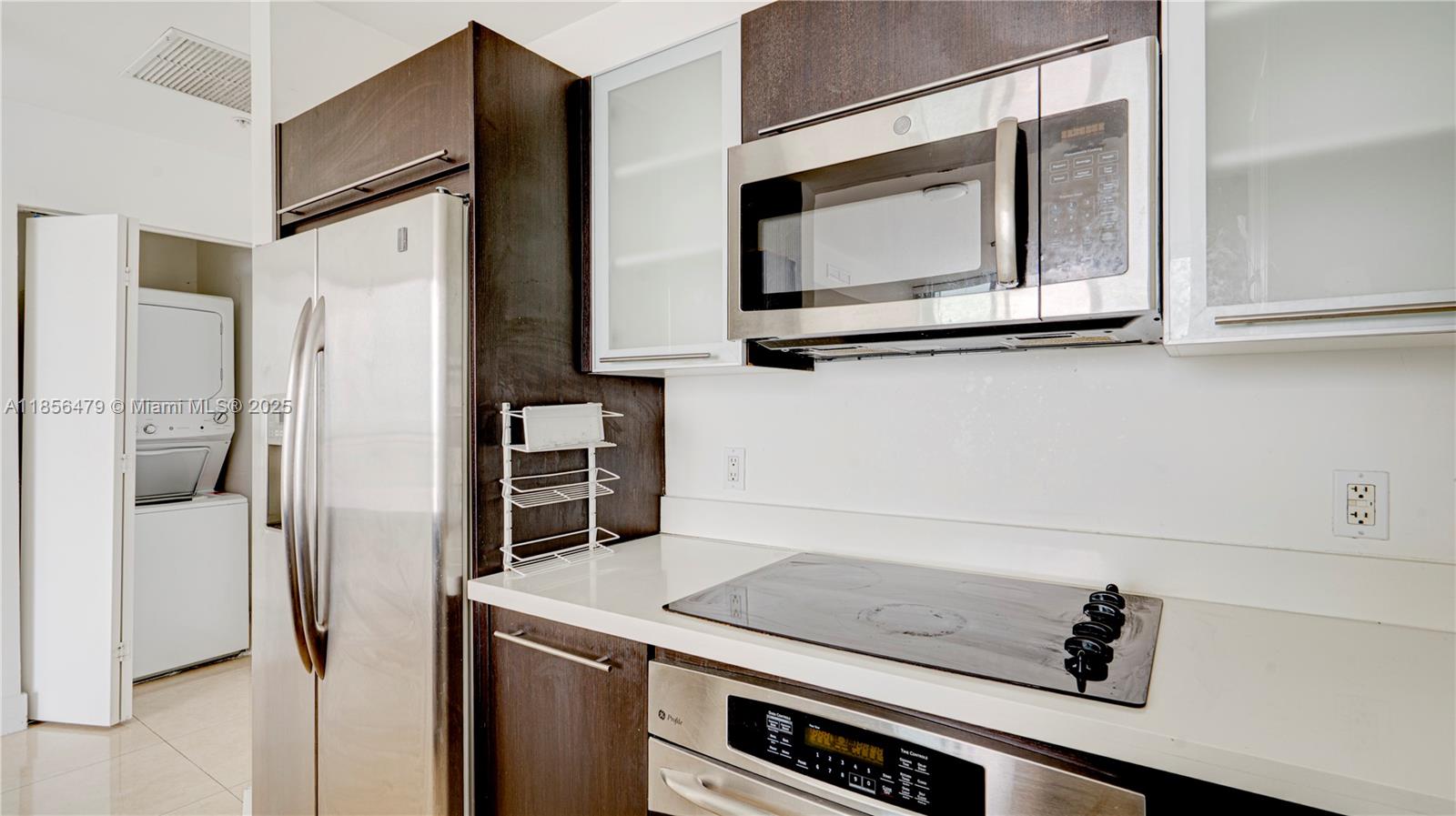 IVY CONDO - Residential