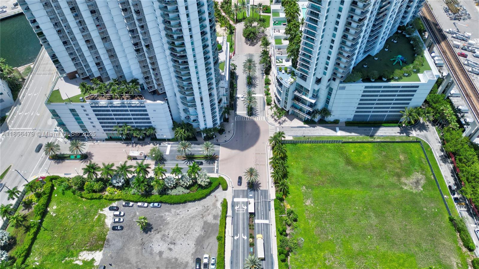 IVY CONDO - Residential