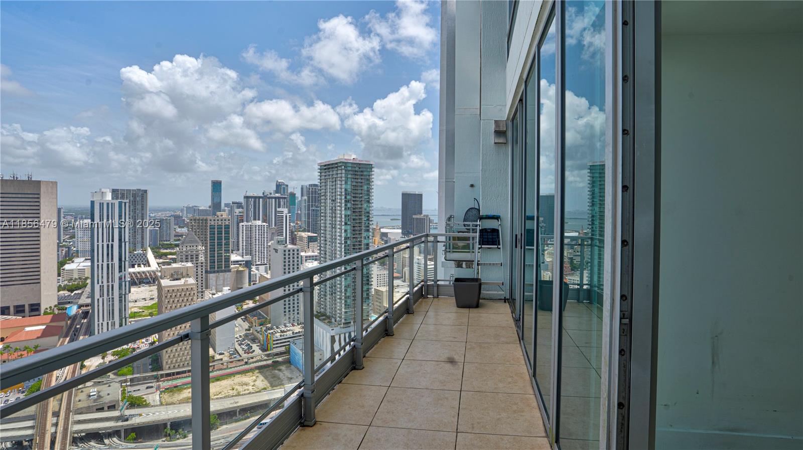 IVY CONDO - Residential