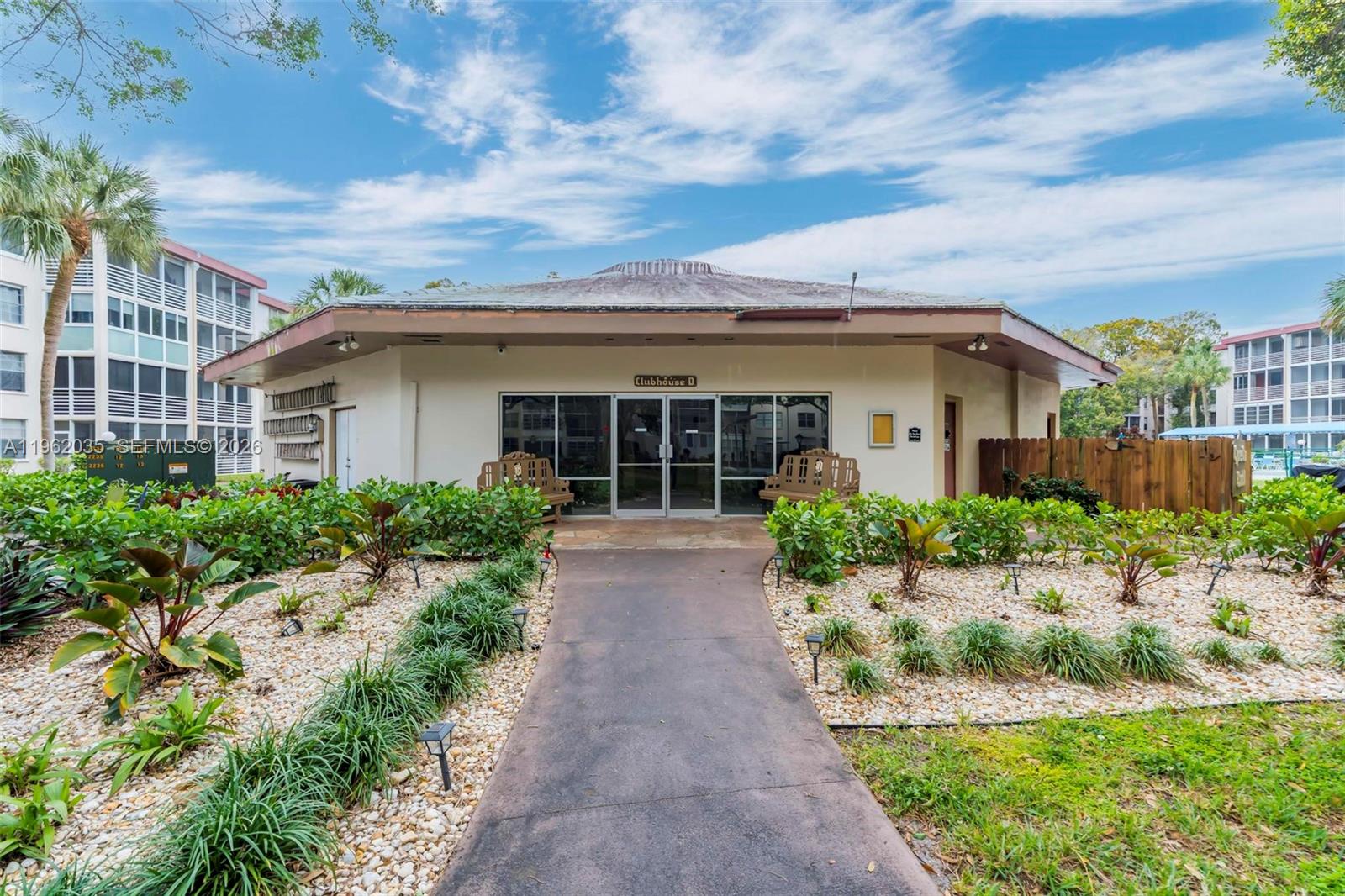 CYPRESS CHASE CONDO NO 8 - Residential