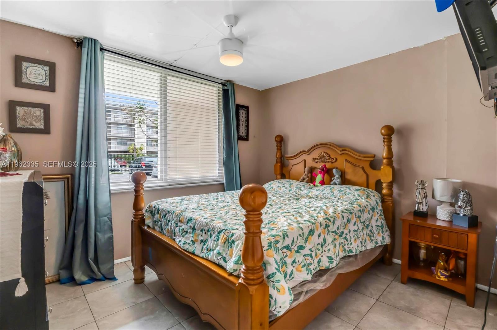 CYPRESS CHASE CONDO NO 8 - Residential