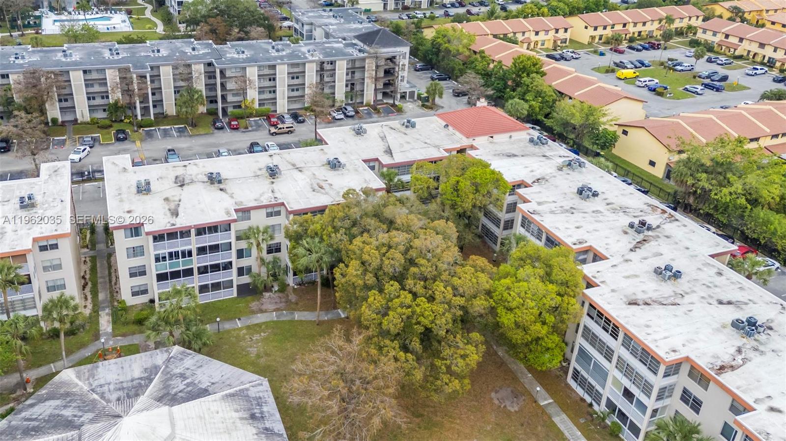 CYPRESS CHASE CONDO NO 8 - Residential