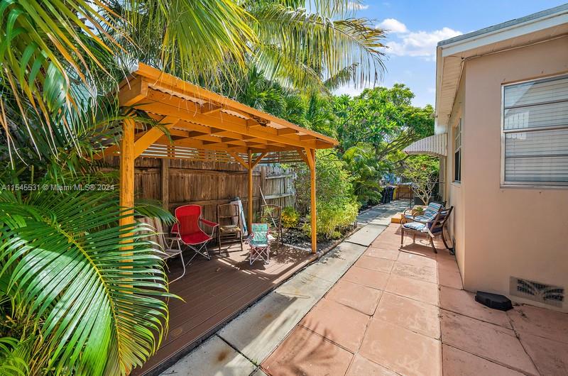 LAKE WORTH TOWN OF - Residential Income